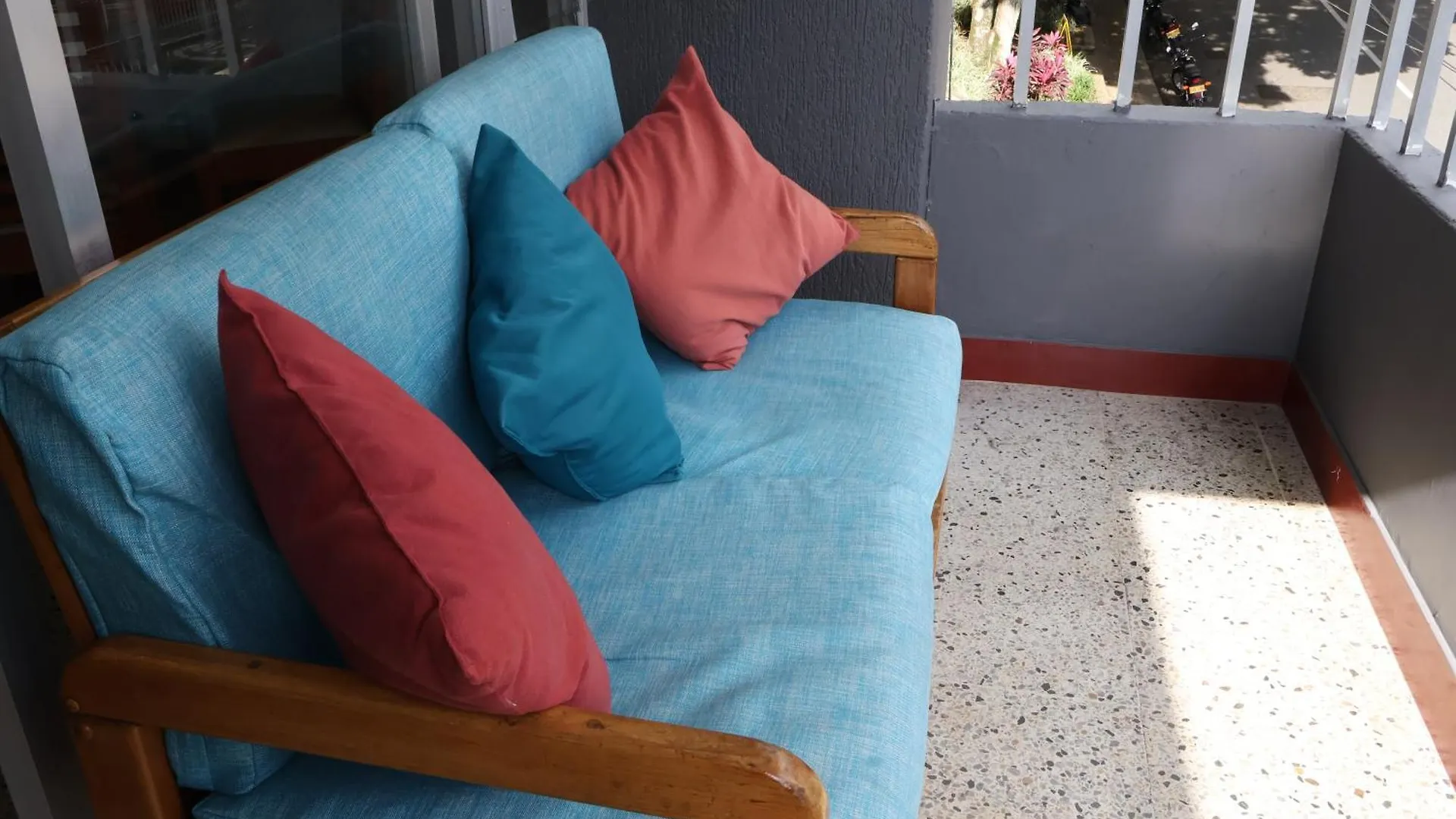 Living Poblado Manila 301 G Hab Doble Con Bano Διαμέρισμα Μεντεγίν Δωμάτια σε οικογενειακή κατοικία