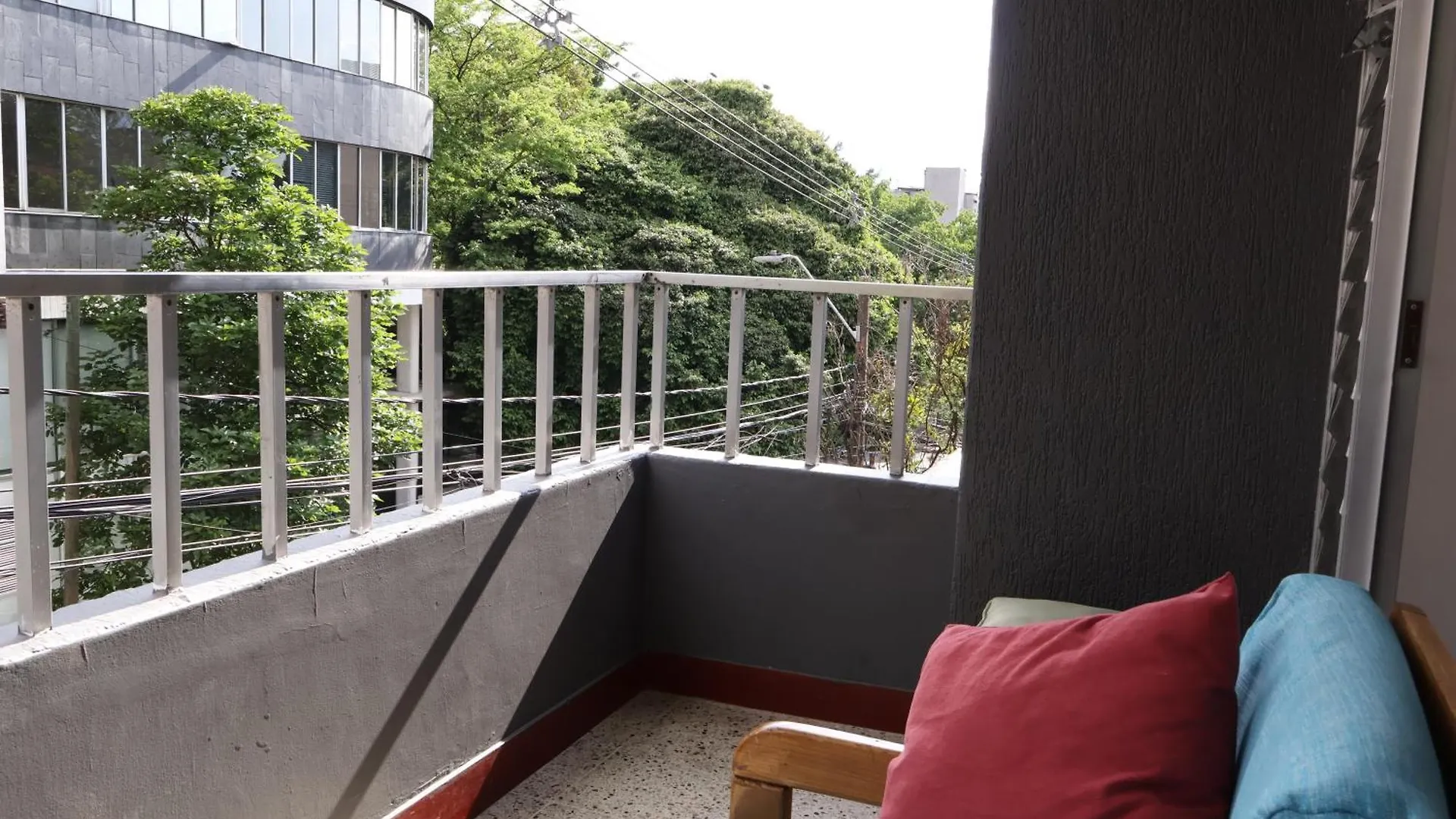 Living Poblado Manila 301 G Hab Doble Con Bano Διαμέρισμα Μεντεγίν Δωμάτια σε οικογενειακή κατοικία